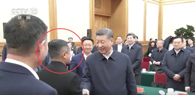 ์์งํ ์ค๊ตญ ๊ตญ๊ฐ์ฃผ์๊ณผ ์
์๋ฅผ ๋๋๊ณ ์๋ ๋ง์ ์๋ฆฌ๋ฐ๋ฐ ์ฐฝ์
์. ์ฌ์ง=์ค๊ตญ CCTV ์บก์ฒ