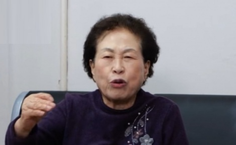 SK하이닉스 주가가 2일 장중 40만원을 돌파하고 39만9500원에 마감된 가운데 배우 전원주의 장기투자 전략이 재조명 받고 있다. [사진출처 = 사장님 귀는 당나귀 귀 영상 캡처]