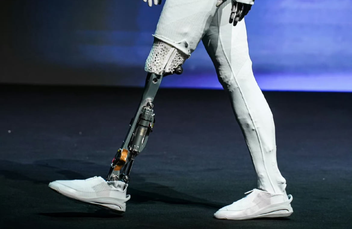 "하늘 나는 차 팔아요"… 올해 125% 오른 '중국판 테슬라' [조아라의 차이나스톡]  