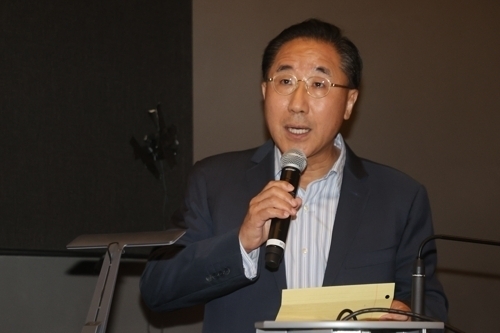 이남우 한국기업거버넌스포럼 회장이 지난해 7월 서울 여의도 IFC 더포럼에서 ‘두산그룹 케이스로 본 상장회사 분할 합병 제도의 문제점’이란 주제로 열린 한국기업거버넌스 포럼 36차 세미나에서 인사말을 하고 있다. [자료=연합뉴스]